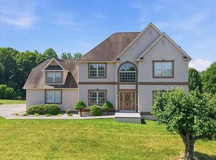 1035 E Brentwood Dr, Morristown, TN 37814