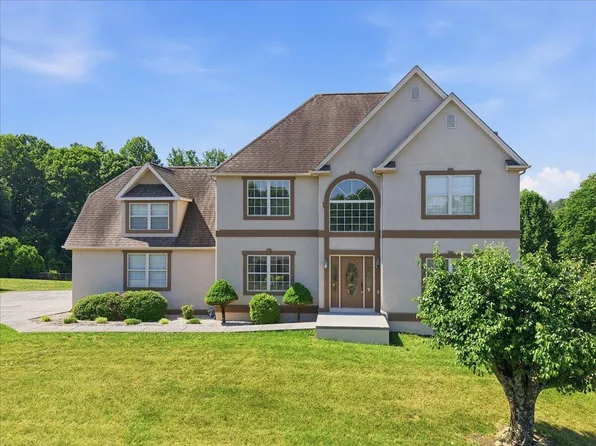 1035 E Brentwood Dr, Morristown, TN 37814