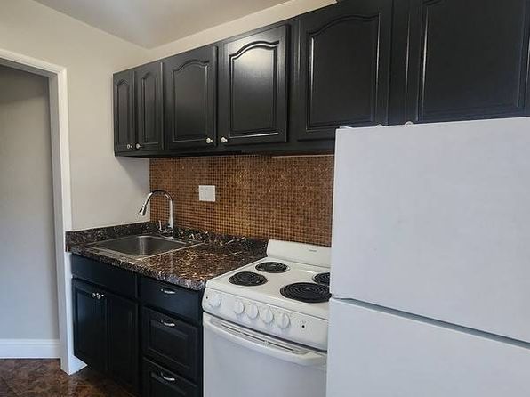 635 Macarthur Blvd APT 6