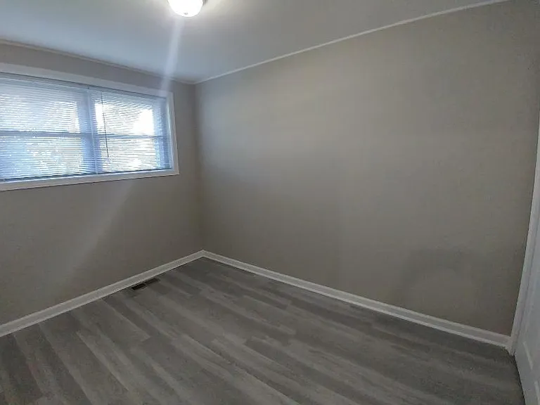 109 W Gettysburg Ave — Photo 8