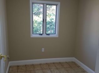 18 Rivers Dr, Great Neck, NY 11020