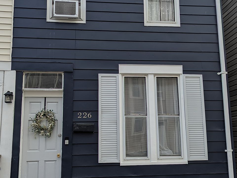 1st image of 226 Park Pl