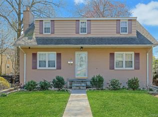 43 John Alden Rd, New Rochelle, NY 10801