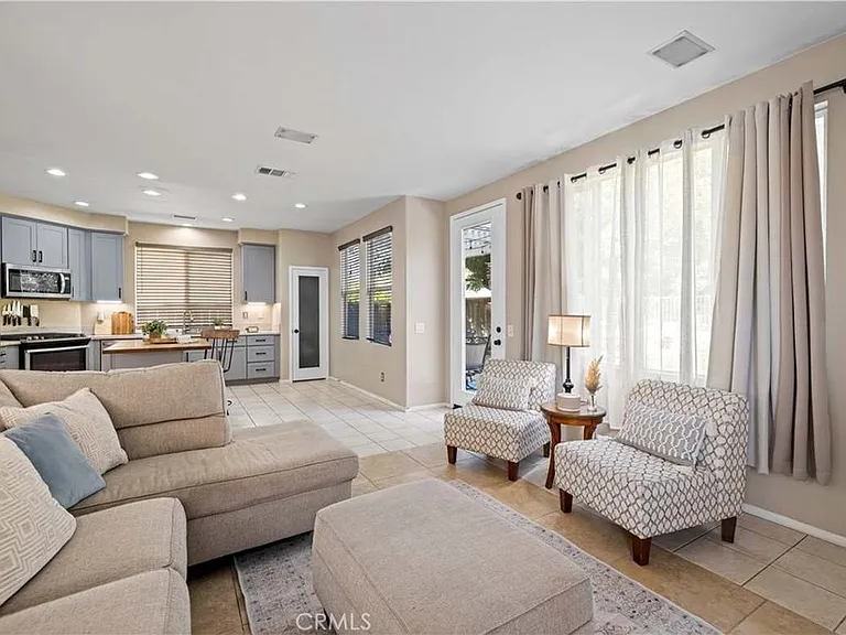 20334 Colina Dr — Photo 4