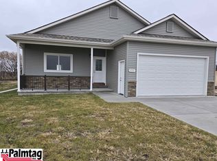 1717 Morgan Dr, Nebraska City, NE 68410