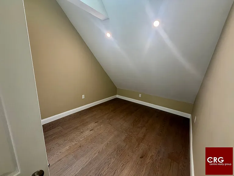 430 Meridian St #2 — Photo 14
