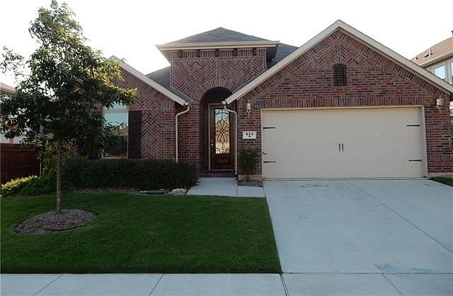 1st image of 924 Green Coral Dr