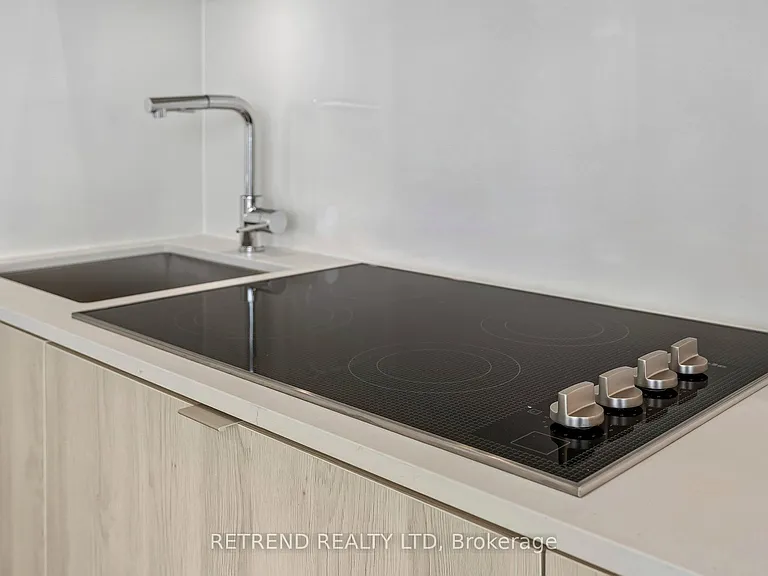 11 Yorkville Ave #5709 — Photo 28
