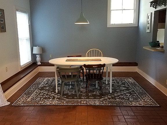 Dining Area w/Pass Through