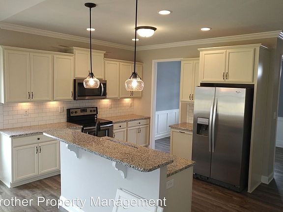 4th image of 3044 N Kilchattan Dr