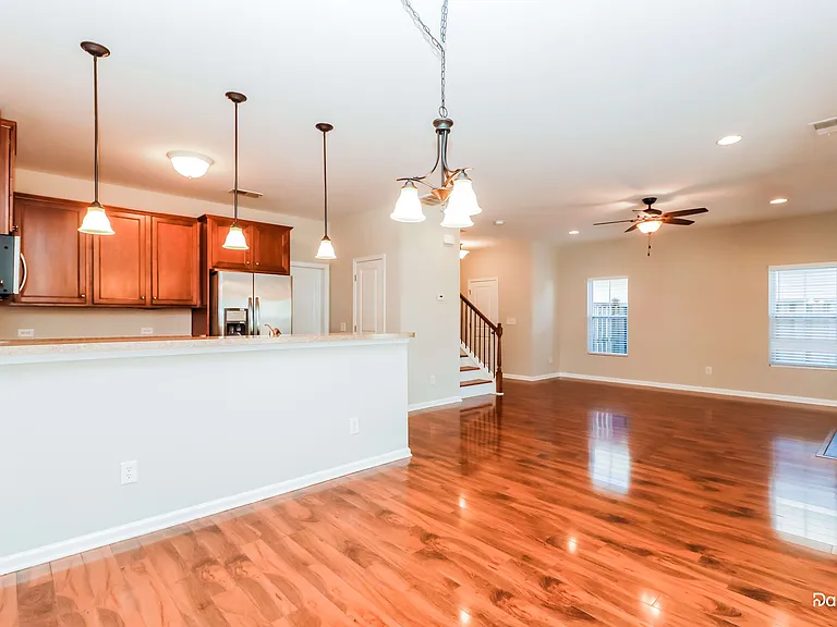 3714 Crescent Way — Photo 8