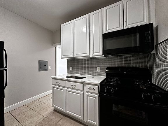 4th image of 3143-49 Kennedy Blvd #101