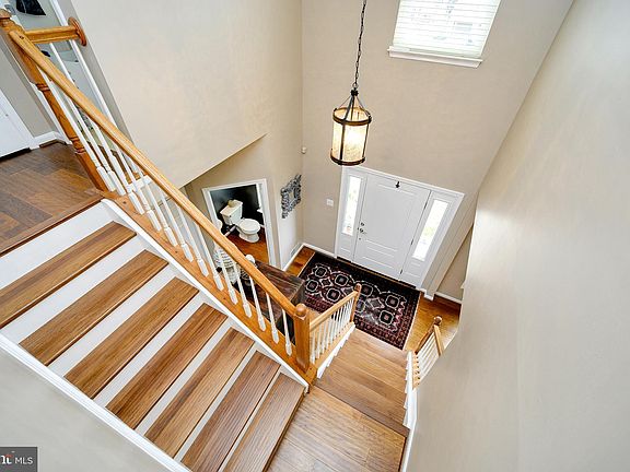 4th image of 42 Savannah Ct