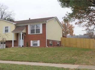 1242 Ridgeway Dr, Jeffersonville, IN 47130