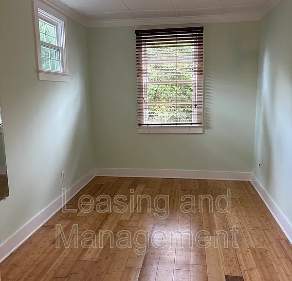2056 Saint James Dr #COTTAGE — Photo 9