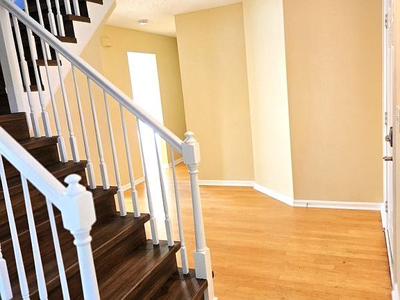 3rd image of 3028 Vance Way