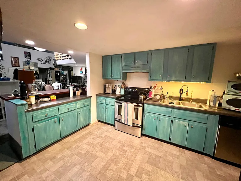 205 Holtzclaw St SE #J — Photo 11
