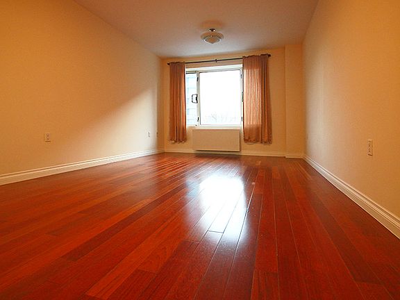3rd image of 30-85 Vernon Blvd #3F