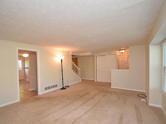 4th image of 973 Woodlyn Dr N