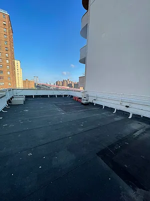 Rented by Safdie Realty Group | media 27