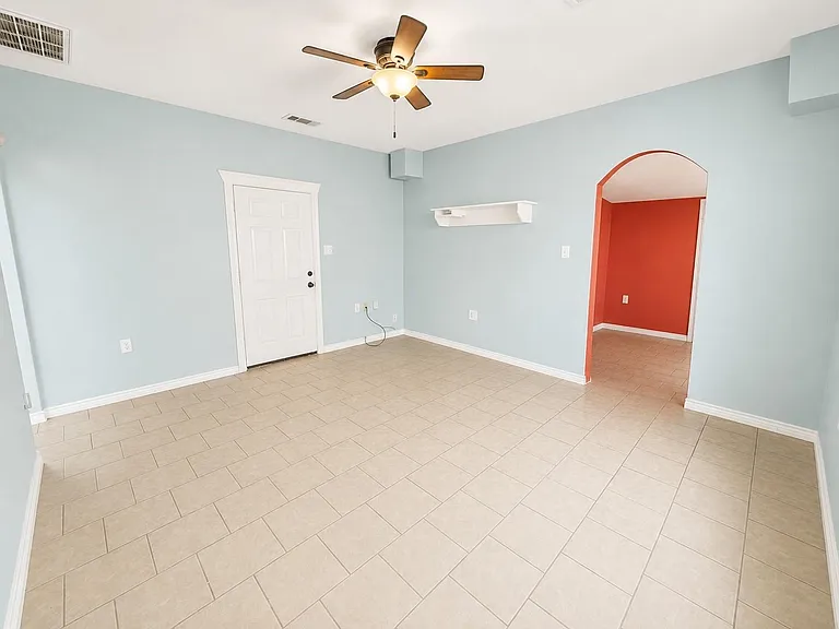 5403 Avenue Q 1/2 — Photo 4