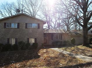 9813 Charterhouse Rd, Little Rock, AR 72227