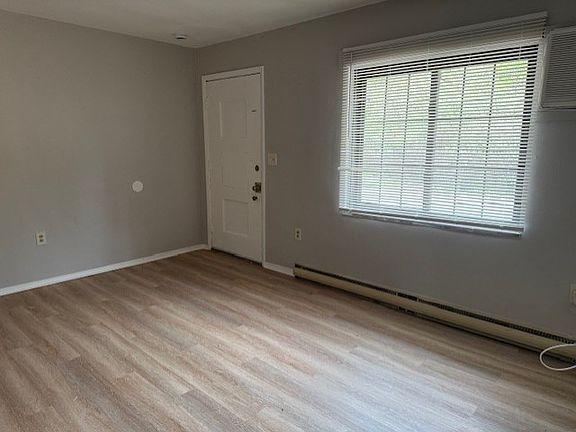 3rd image of 2600 Dutch Hollow Rd #1