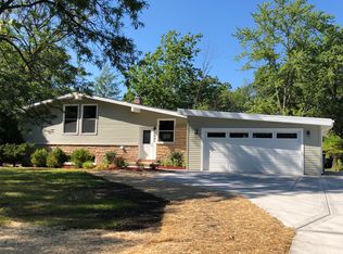 2640 Riverwoods Rd, Riverwoods, IL 60015