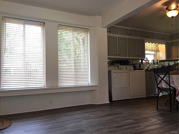 4th image of 3220 Oakmont Ave