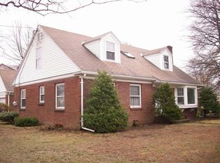 31 Pine St, Oxford, MA 01540