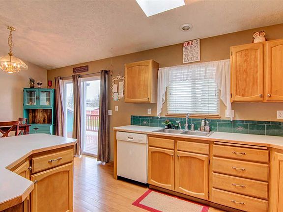 4th image of 222 N Morrow Ln