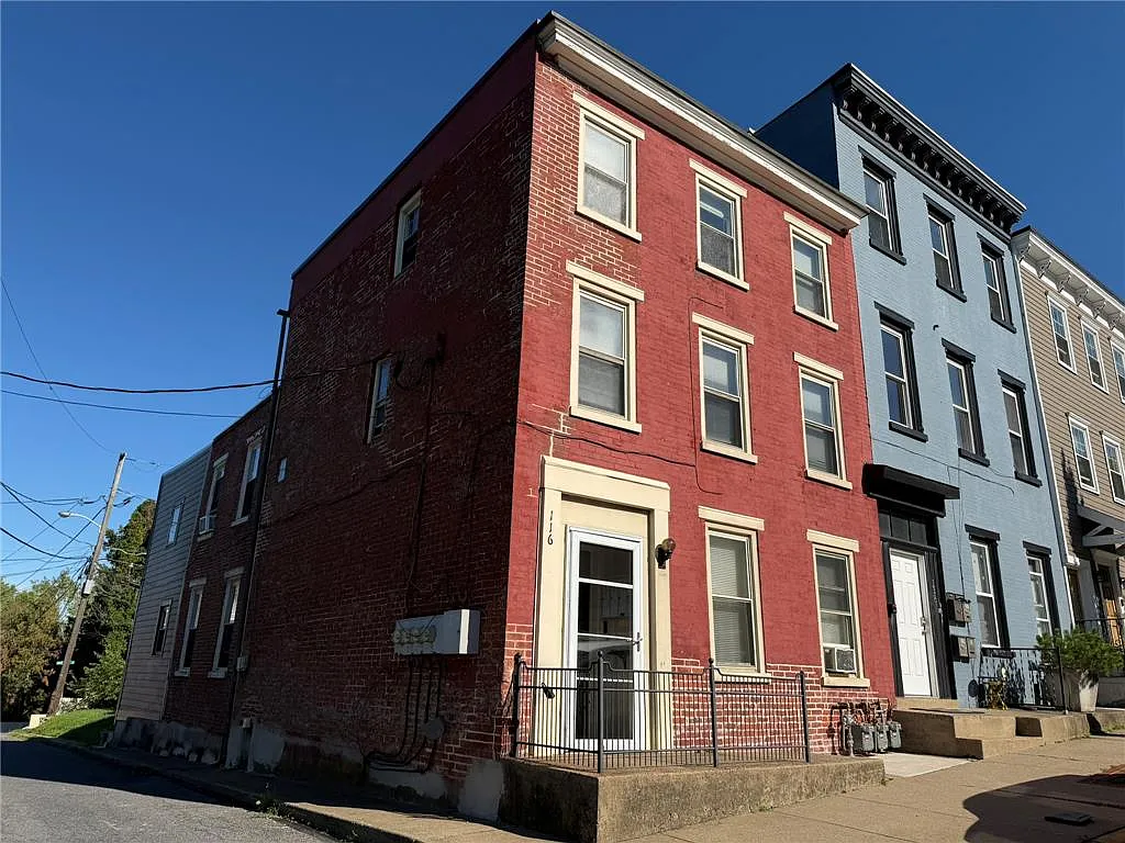 1 bed, 1.0 bath, 523 sqft, $995 — Photo 1