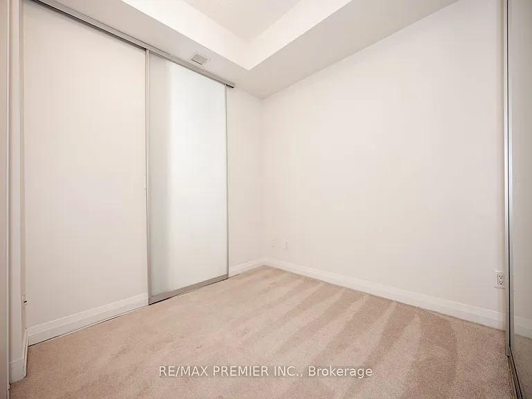 220 Victoria St #705 — Photo 19