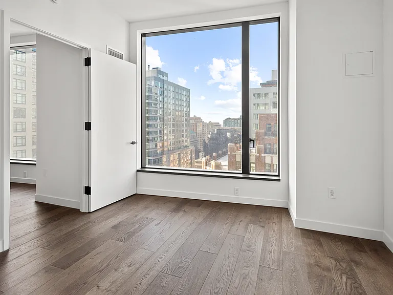 11 Hoyt St #19K — Photo 7