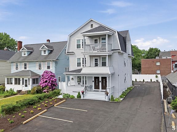 4th image of 269 Quaker Lane South