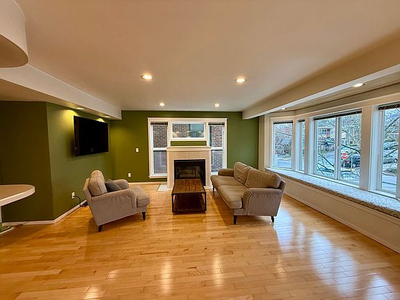 4th image of 1629 Queen Anne Ave N APT 202