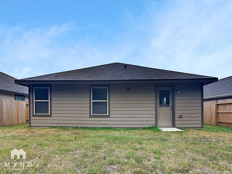 17584 Rosewood Manor Ln — Photo 16