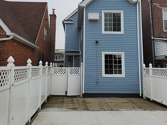 4th image of 10321 124th St