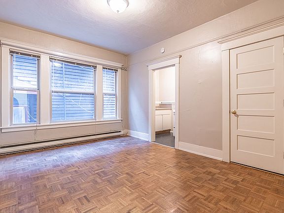 3rd image of 504 E Republican St #1-403