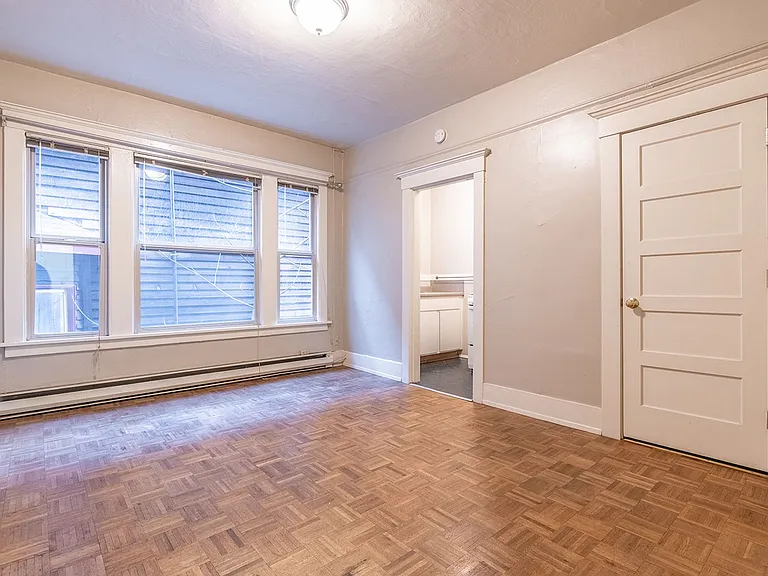 El Mondo Apartments — Photo 3