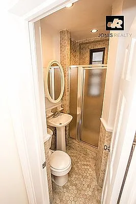 Rented by Jonis Realty | media 13