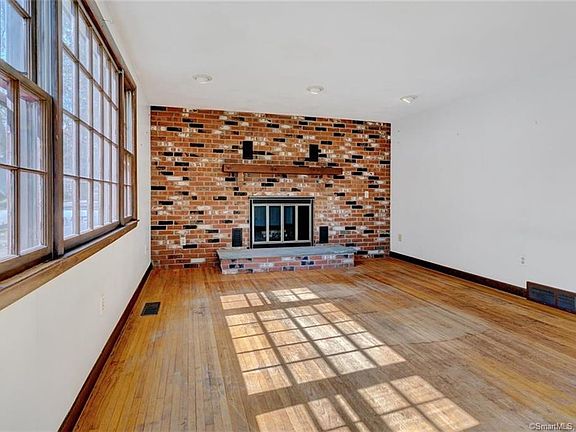 3rd image of 22 Checkerberry Ln #22