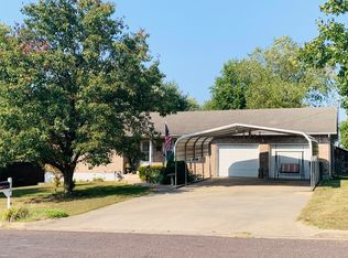 412 Schulz Ave, Monett, MO 65708