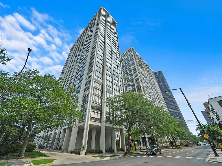 5455 N Sheridan Rd #3509 — Photo 1