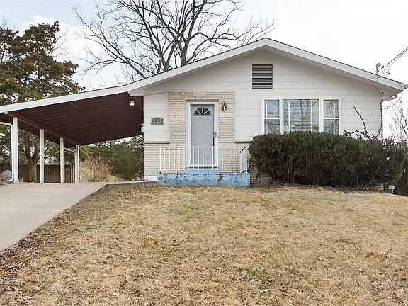 Charming 3 bedroom Ranch with Finished Lower Level.