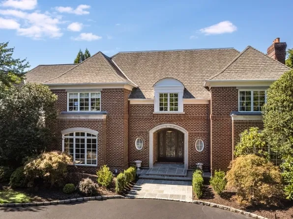 14 Grasmere Ct, Livingston Twp., NJ 07039