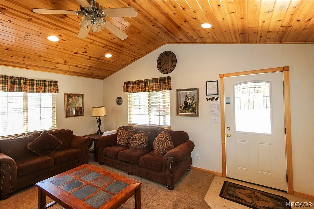 2 bed, 1.0 bath, 720 sqft, $1,700 — Photo 3