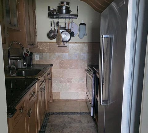 4th image of 201 S Lakeside Dr APT 8