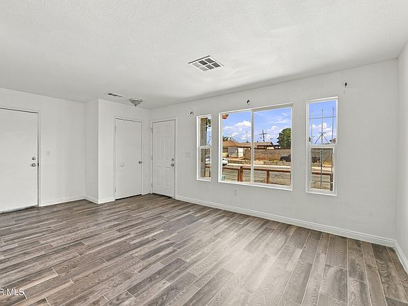 4th image of 201 W Kettering St