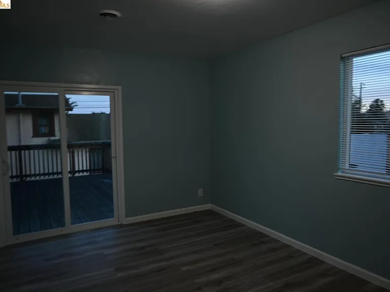 1316 Russell St — Photo 14